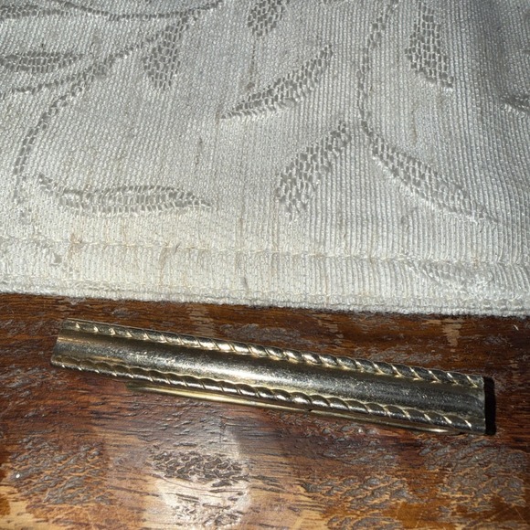 The Unbranded Brand Other - Vintage 1950s Gold-Tone Tie Bar – Classic Textured Men's Accessory